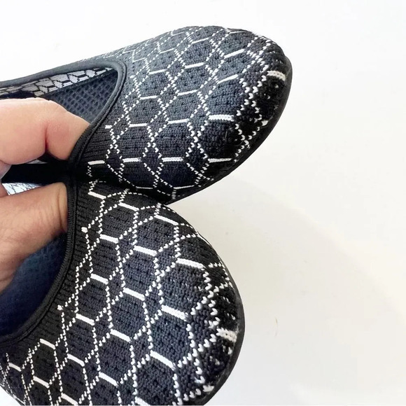 Skechers Aircooled Flyknit Pointed Toe Loafers Black Geometric Print‎ Women’s 7 - Picture 7 of 14